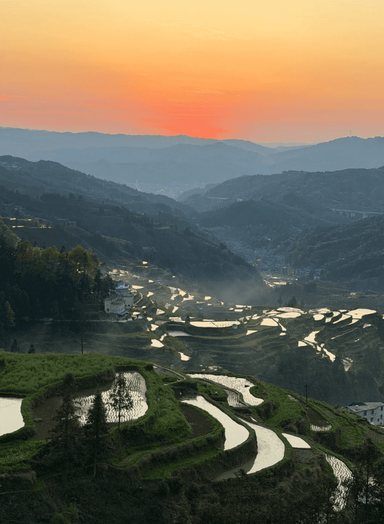 Guizhou Rice Terraces Hiking & Dong Culture Tour (2 Days 1 Night)