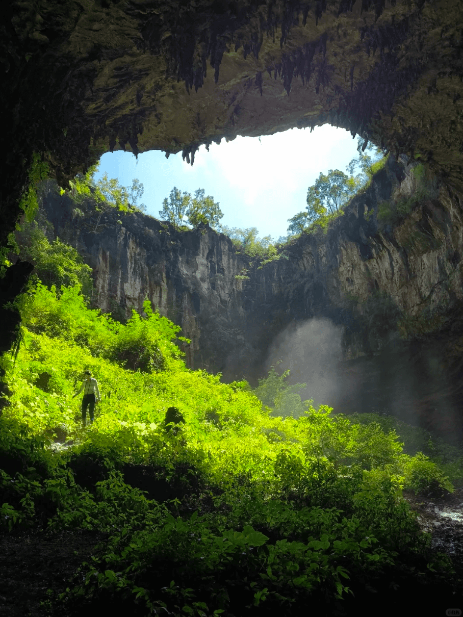 Guizhou Underground Adventure: Four-Cave Exploration in 1 Day