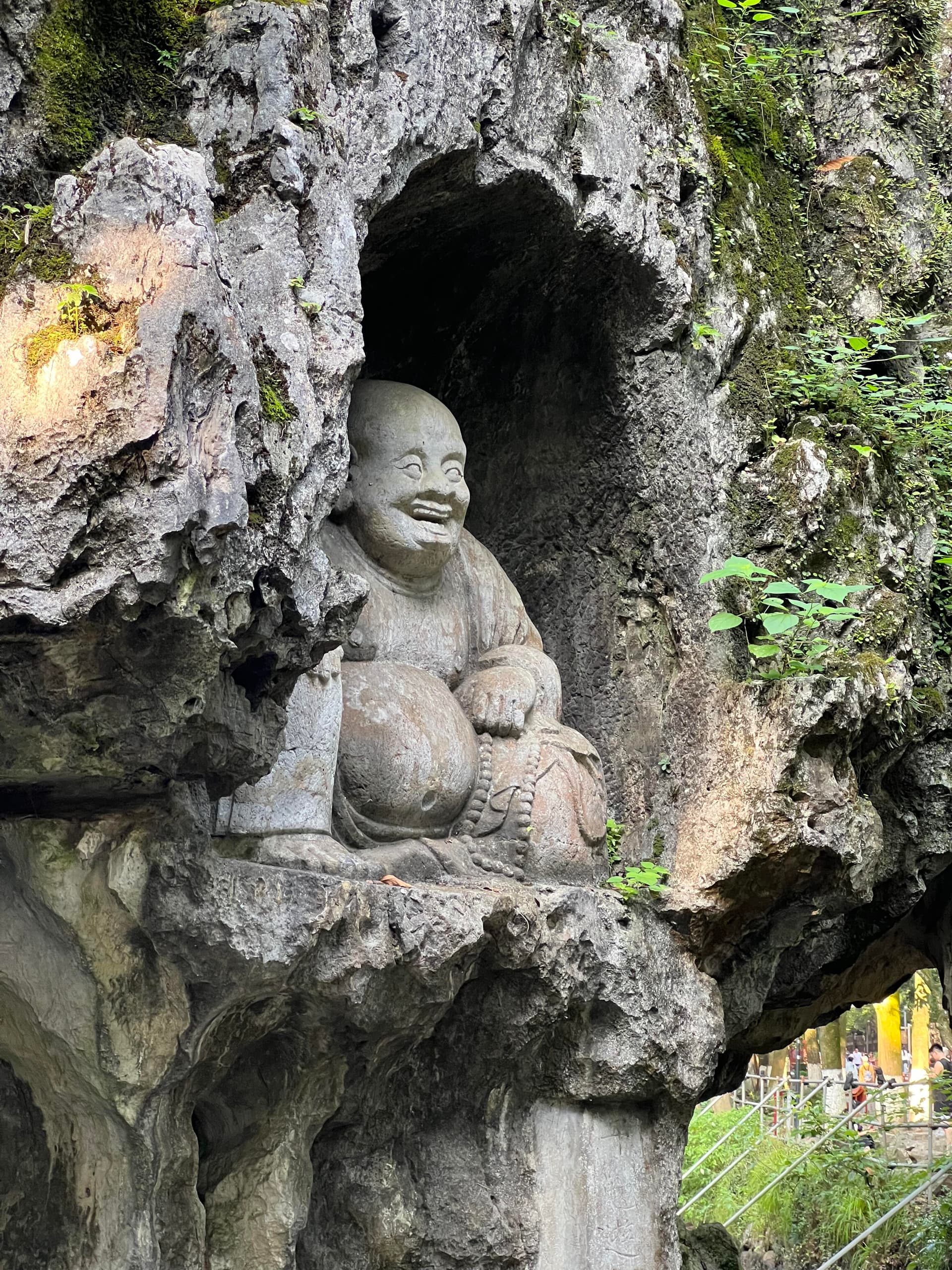 Hangzhou Buddhist Temples with Professional Guide: Lingyin Temple, Feilai Peak & More 2