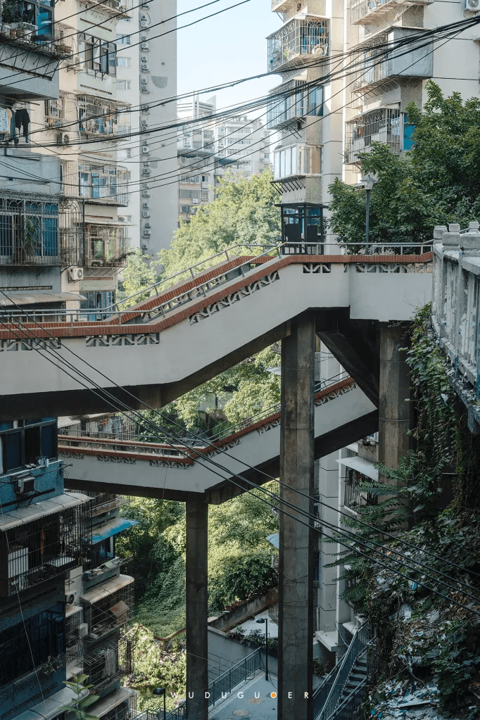 Tour a pie por Chongqing - Más vecindarios locales 3