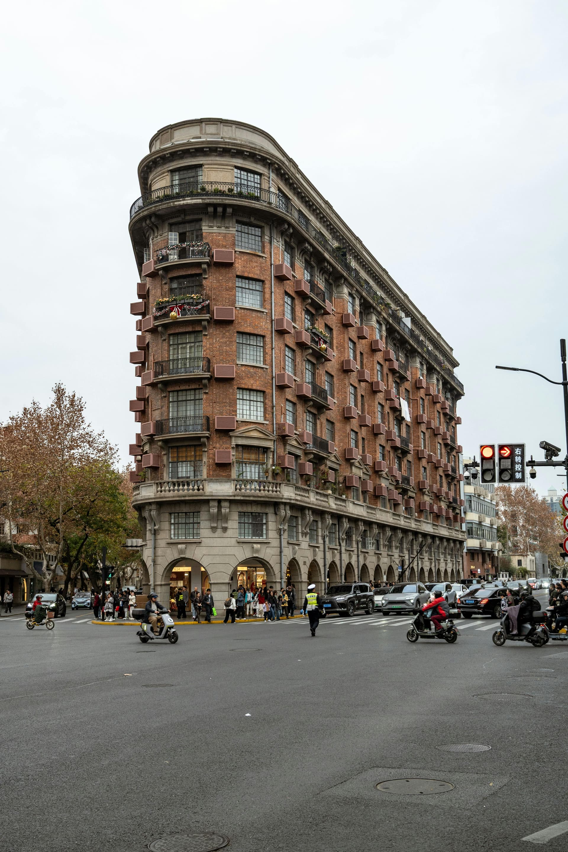 The Ultimate Shanghai: Iconic Landmarks & Trendy Local Hotspots 3