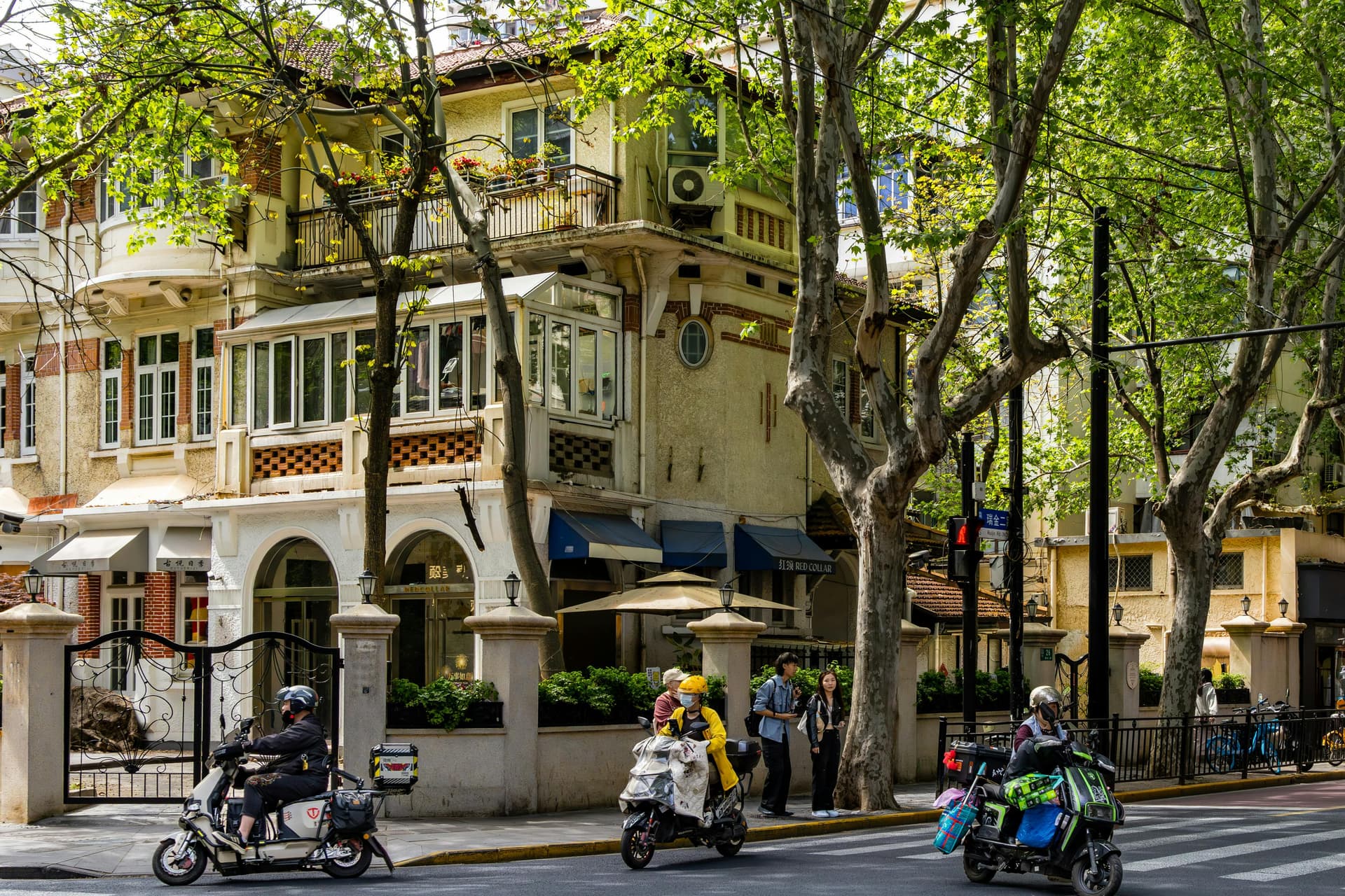 The Ultimate Shanghai: Iconic Landmarks & Trendy Local Hotspots 2