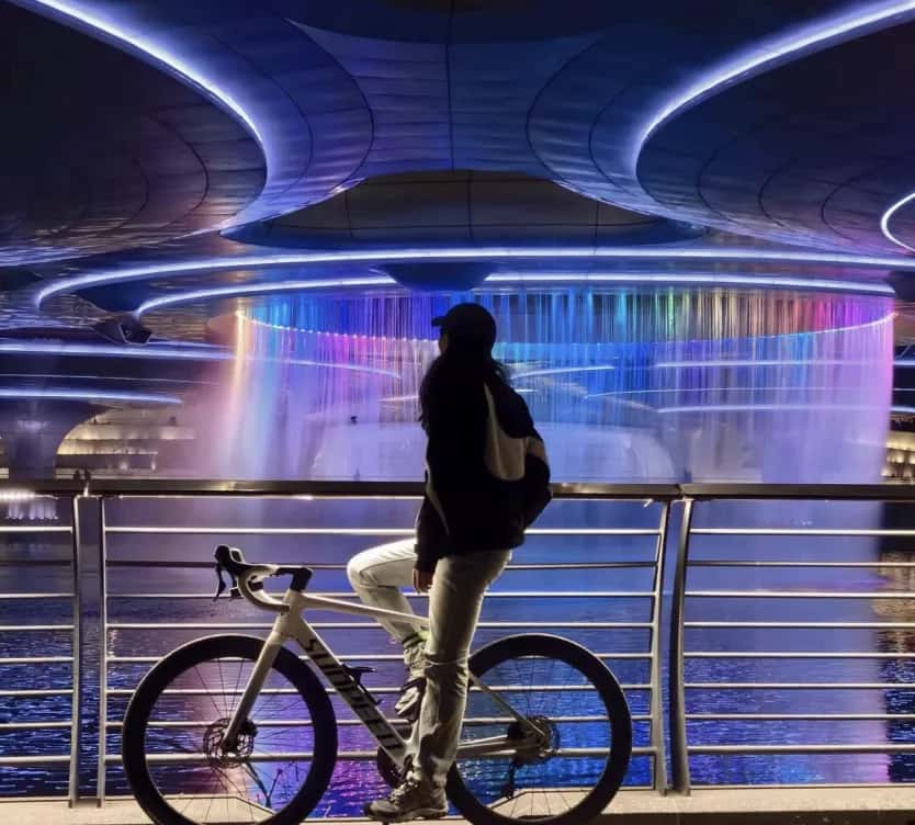Chengdu After Dark: Bike Tour, Night Market & Light Shows