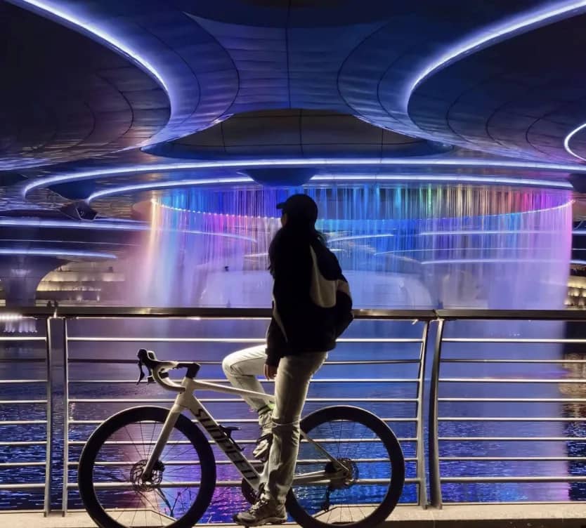Chengdu After Dark: Bike Tour, Night Market & Light Shows