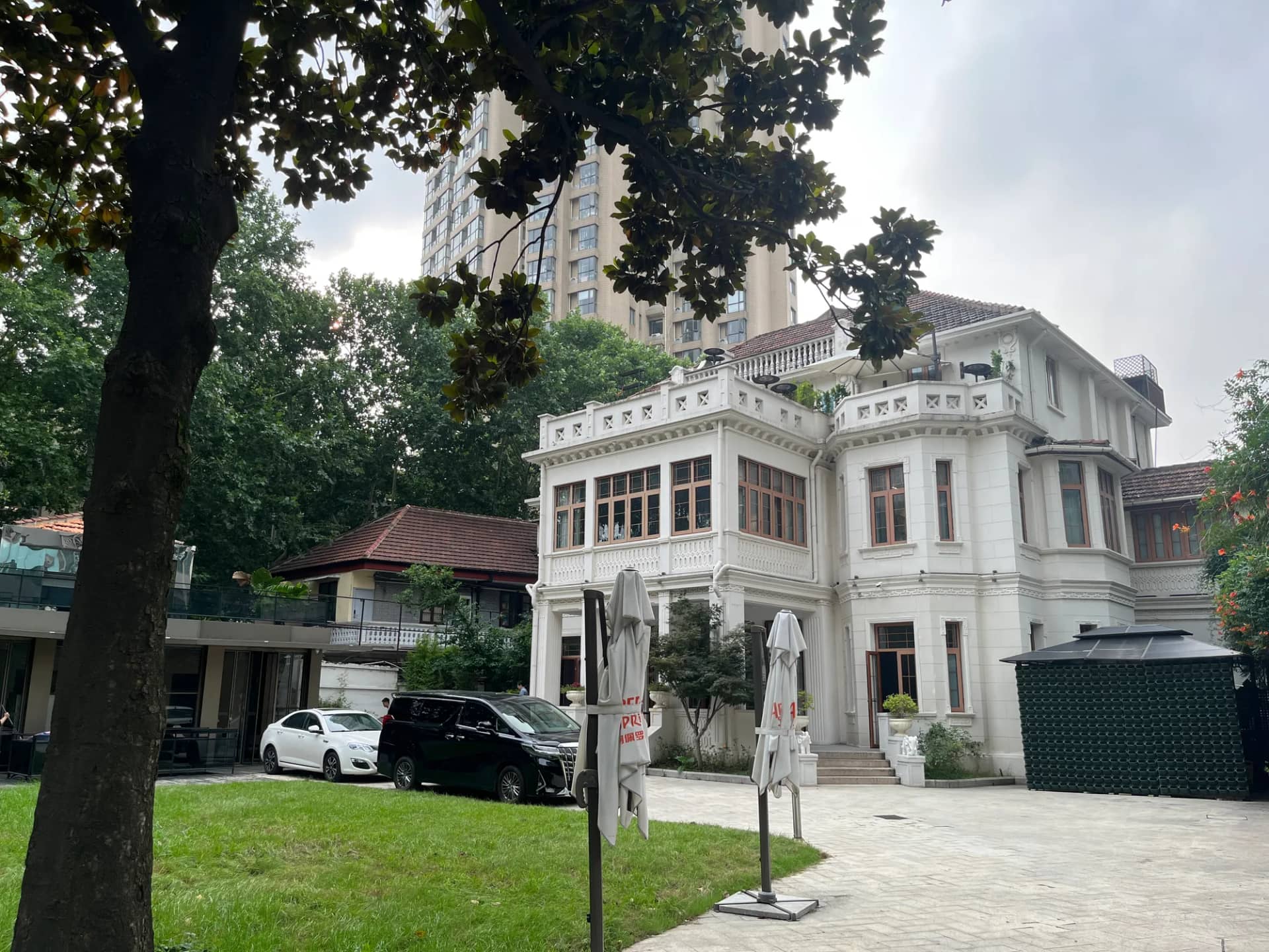 Art, History & Food Walk in Old & New Former French Concession
